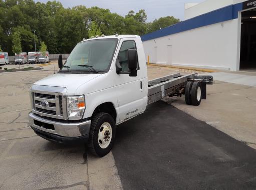Used 2011 20 ' Cab and Chassis for sale