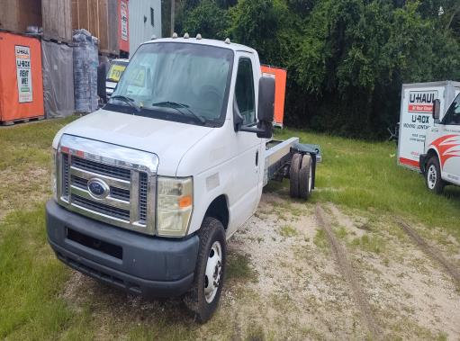 Used 2011 20 ' Cab and Chassis for sale