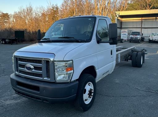 Used 2011 20 ' Cab and Chassis for sale