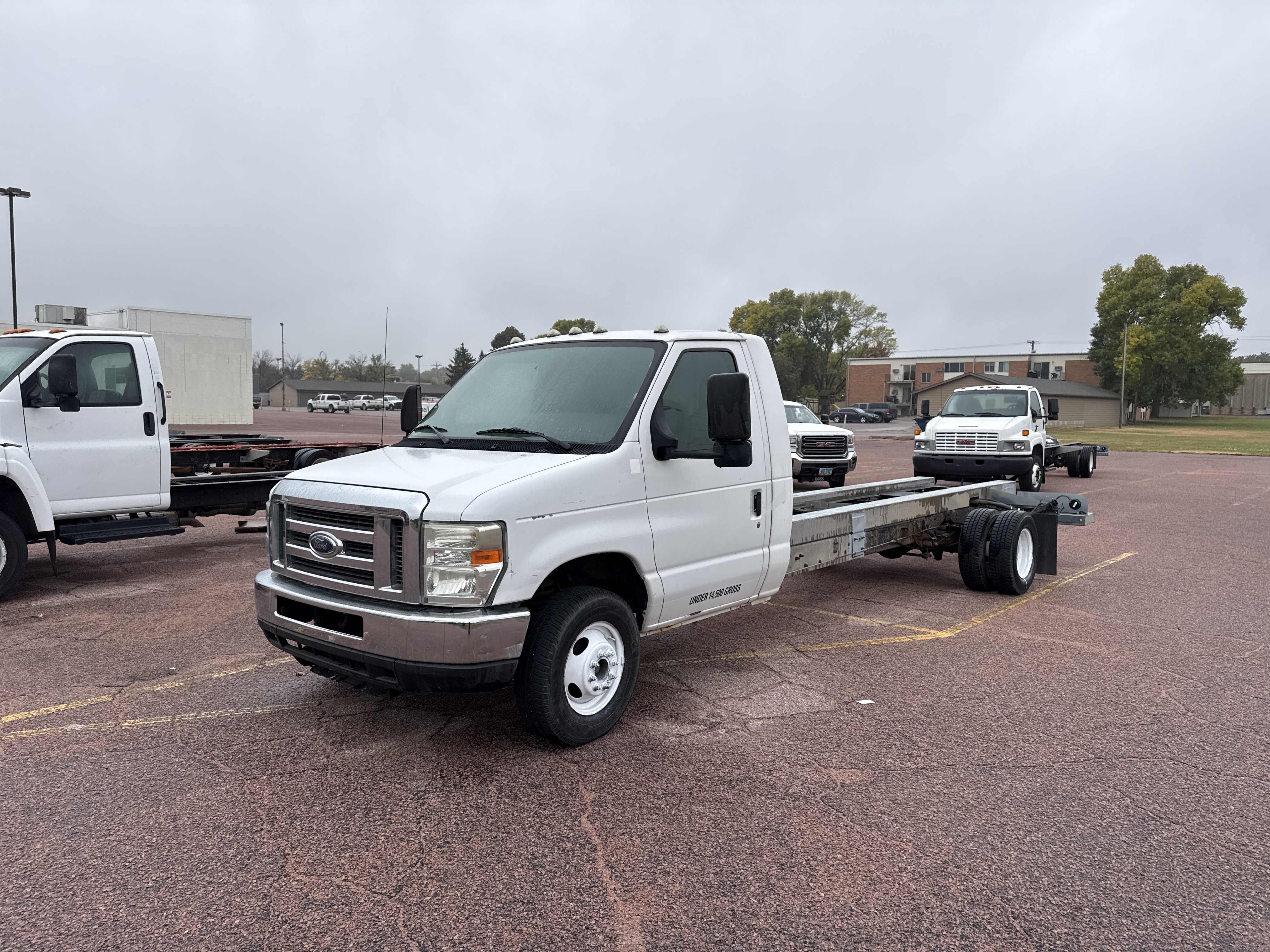 Used 2011 20 ' Cab and Chassis for sale