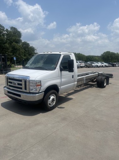 Used 2012 20 ' Cab and Chassis for sale