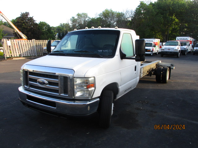 Used 2011 20 ' Cab and Chassis for sale