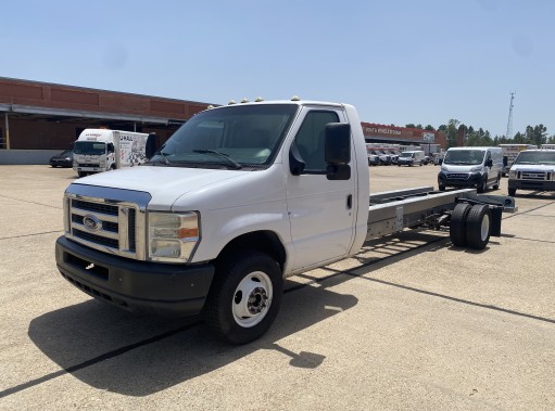 Used 2011 20 ' Cab and Chassis for sale