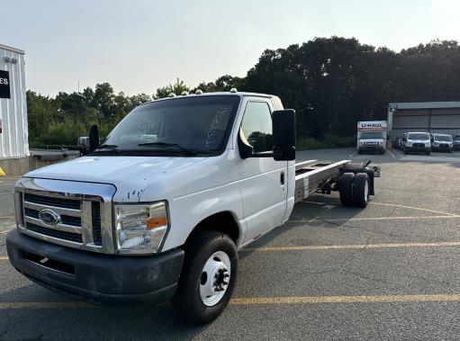 Used 2011 20 ' Cab and Chassis for sale