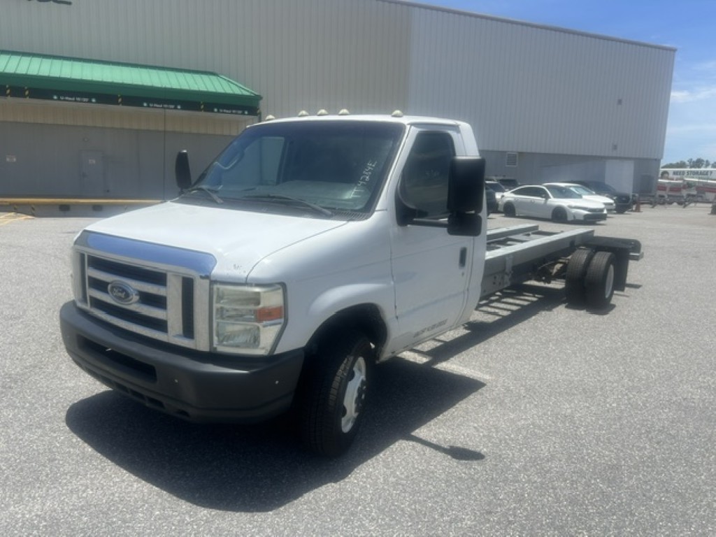 Used 2012 20 ' Cab and Chassis for sale