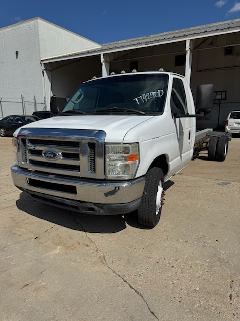 Used 2011 20 ' Cab and Chassis for sale