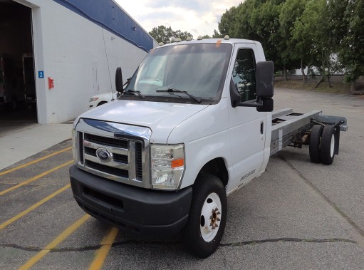 Used 2012 20 ' Cab and Chassis for sale