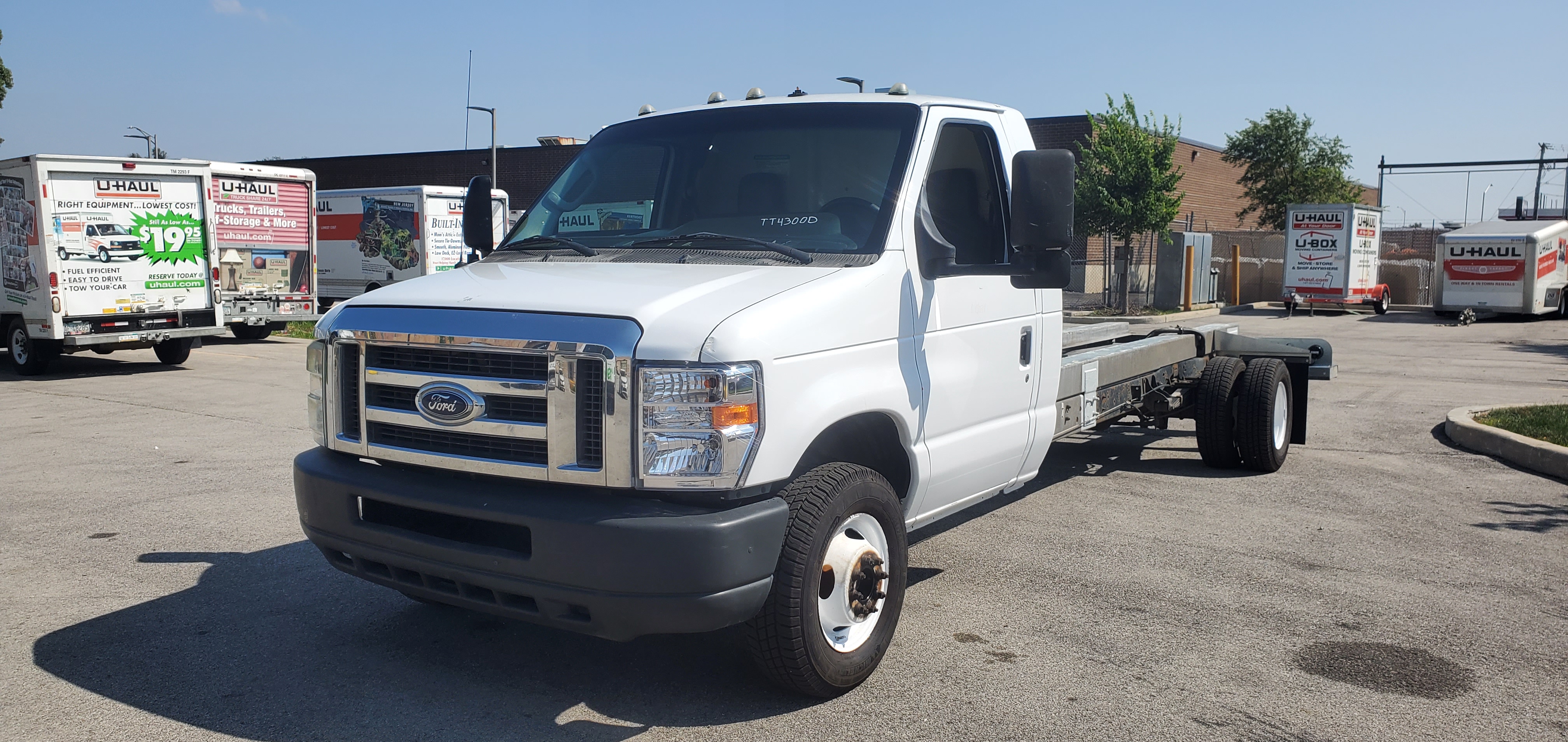 Used 2011 20 ' Cab and Chassis for sale