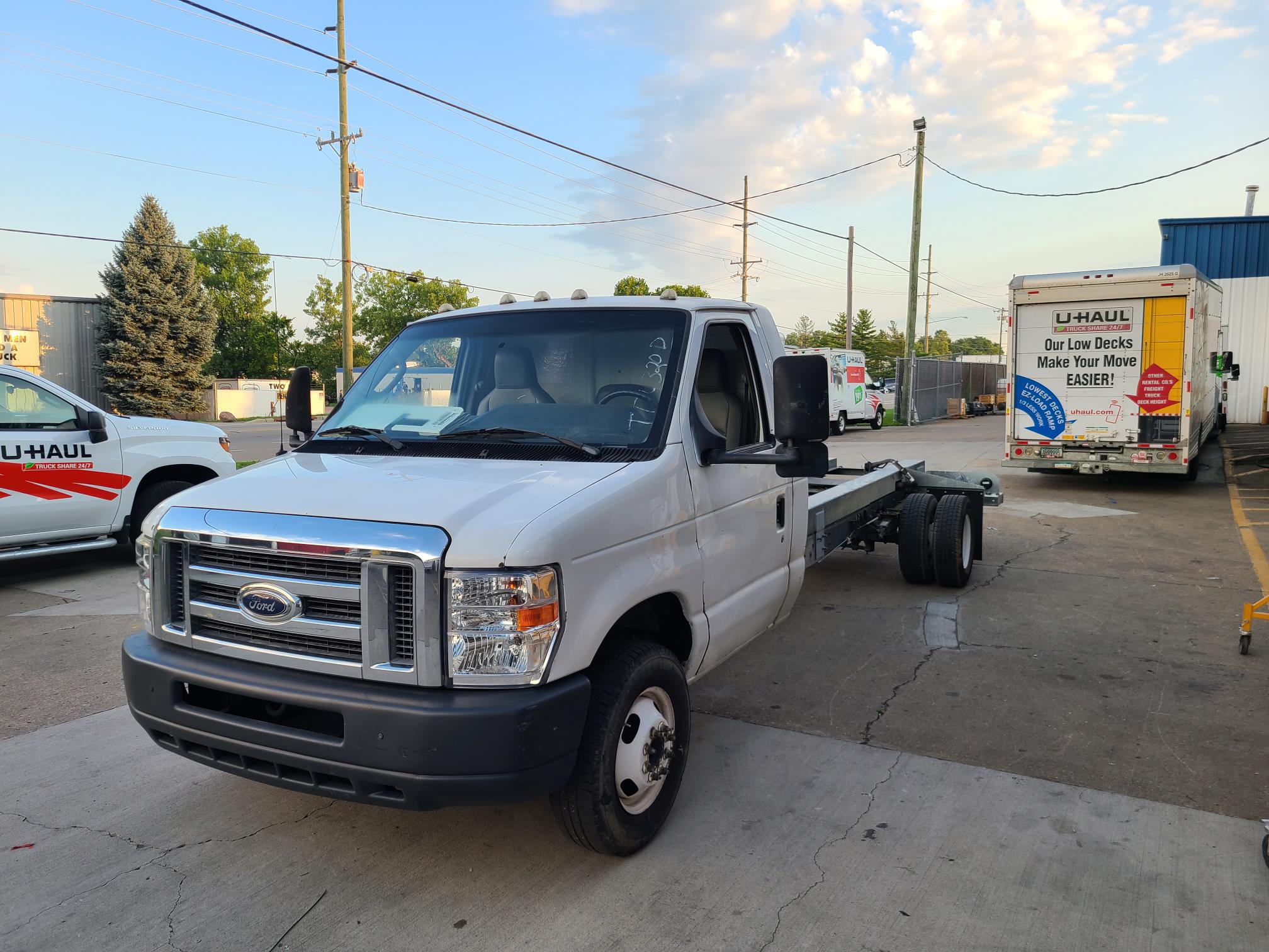 Used 2011 20 ' Cab and Chassis for sale