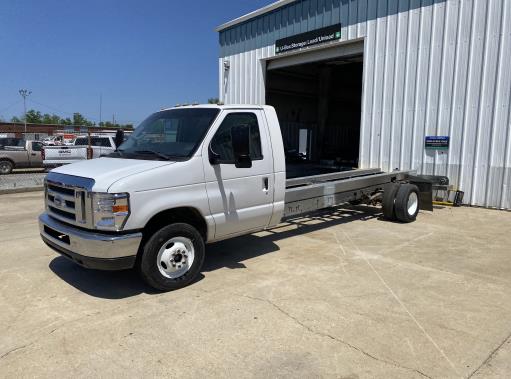 Used 2011 20 ' Cab and Chassis for sale