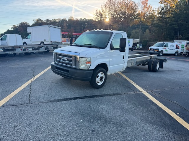 Used 2011 20 ' Cab and Chassis for sale