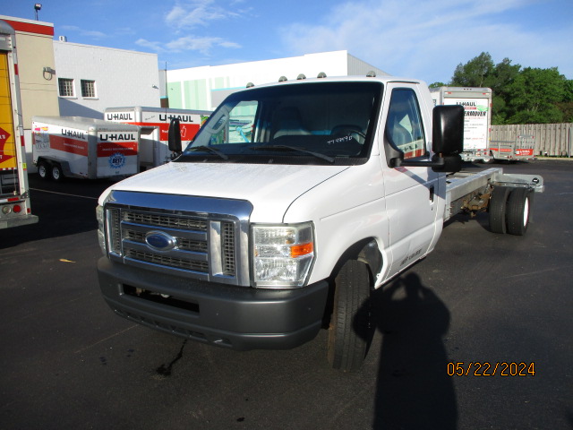 Used 2011 20 ' Cab and Chassis for sale