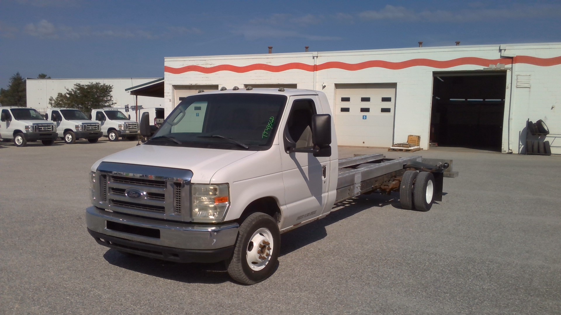 Used 2011 20 ' Cab and Chassis for sale