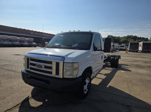 Used 2011 20 ' Cab and Chassis for sale