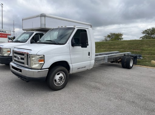 Used 2012 20 ' Cab and Chassis for sale