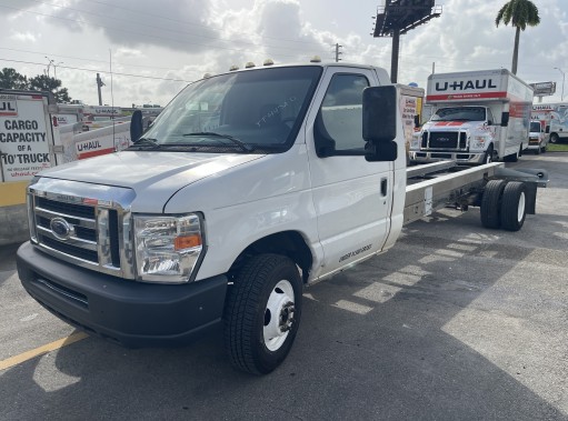 Used 2011 20 ' Cab and Chassis for sale