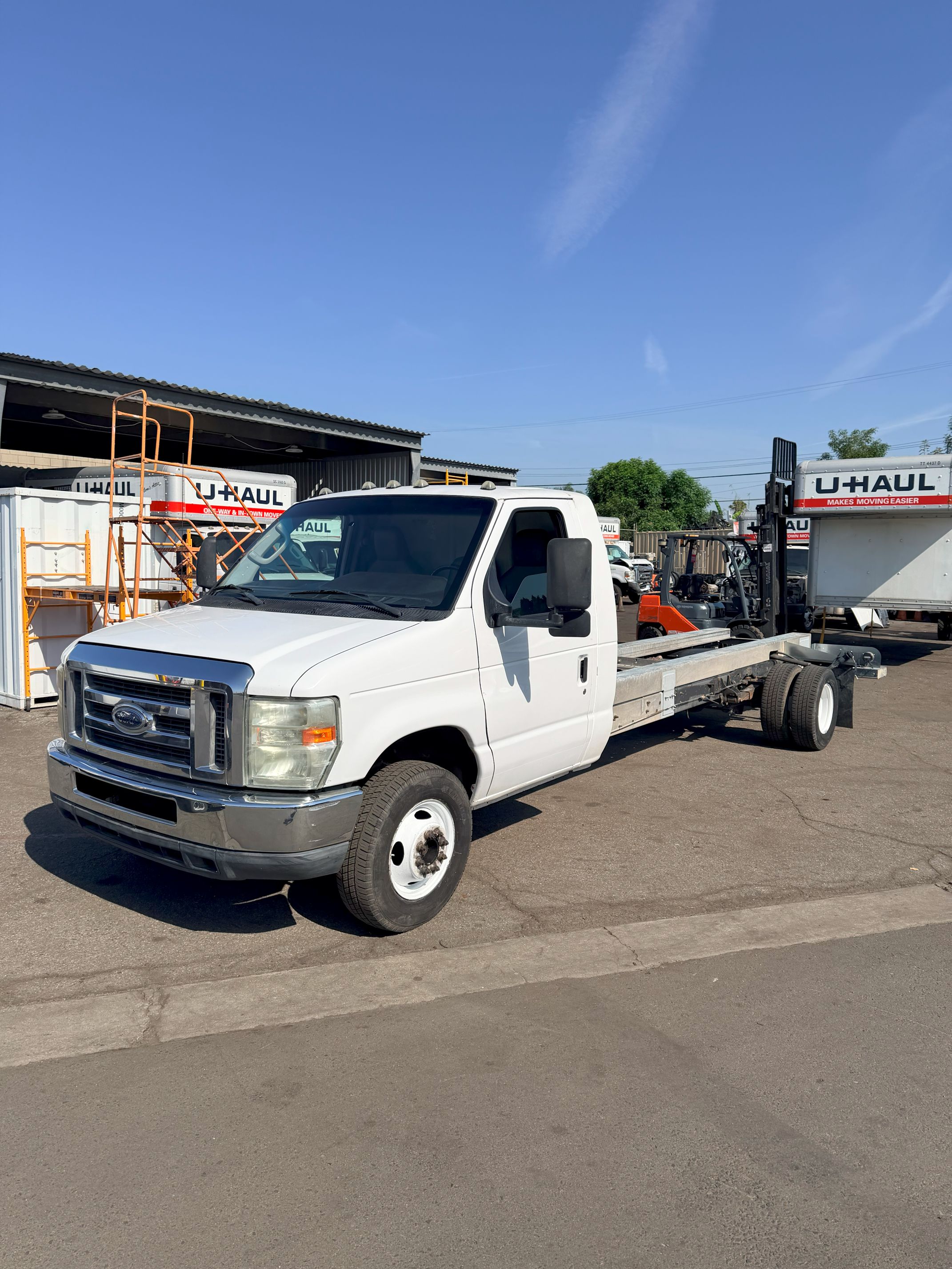 Used 2011 20 ' Cab and Chassis for sale