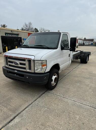 Used 2011 20 ' Cab and Chassis for sale