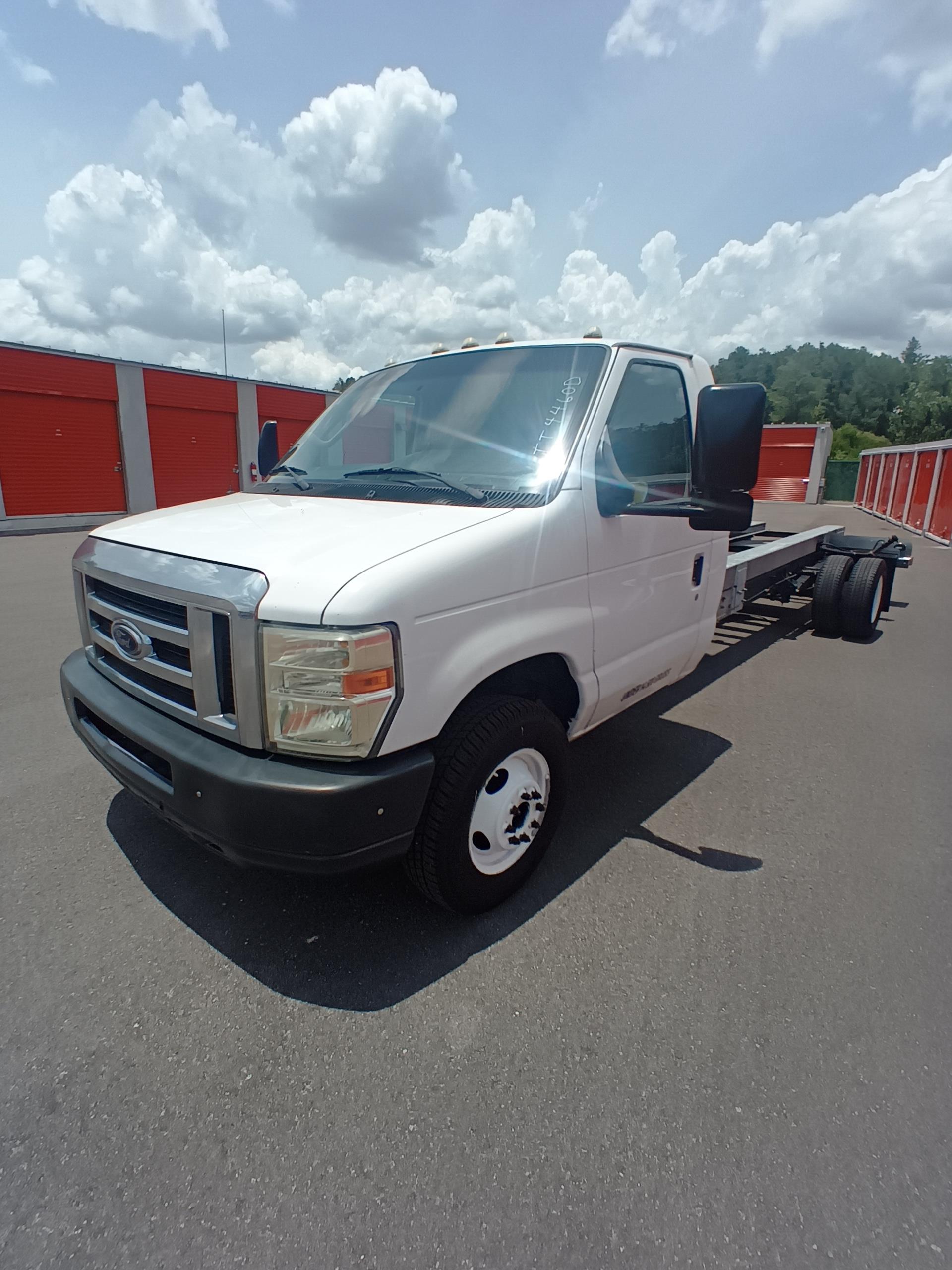 Used 2011 20 ' Cab and Chassis for sale