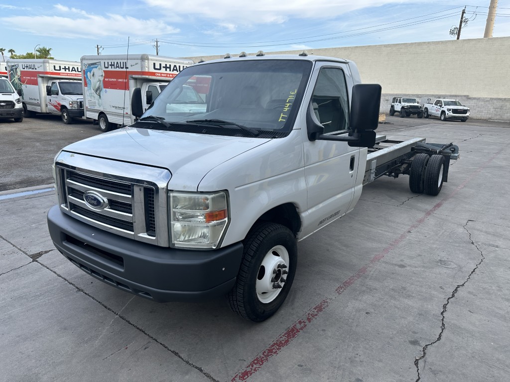 Used 2012 20 ' Cab and Chassis for sale