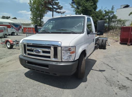 Used 2011 20 ' Cab and Chassis for sale
