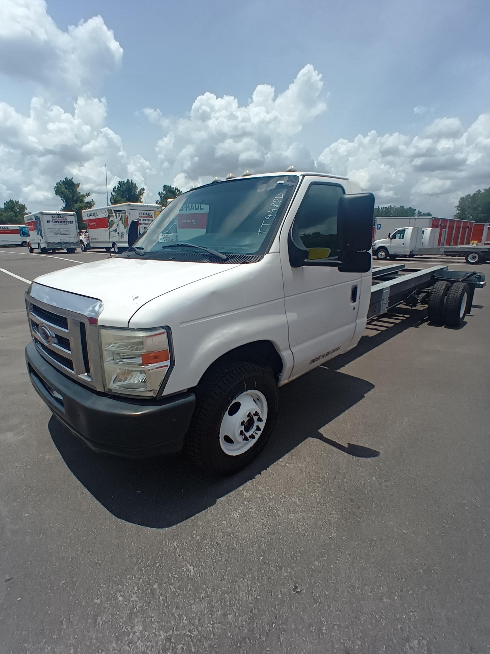 Used 2011 20 ' Cab and Chassis for sale