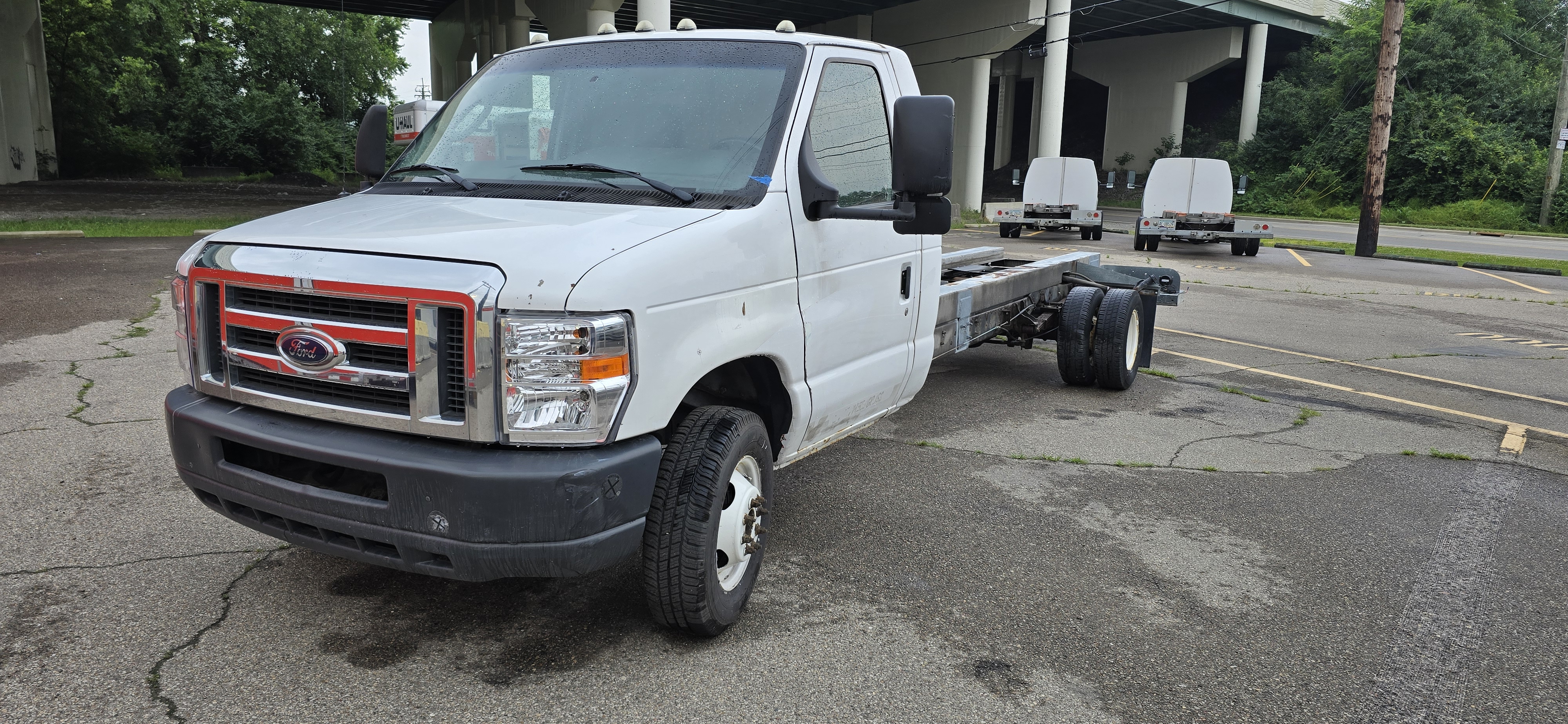 Used 2012 20 ' Cab and Chassis for sale