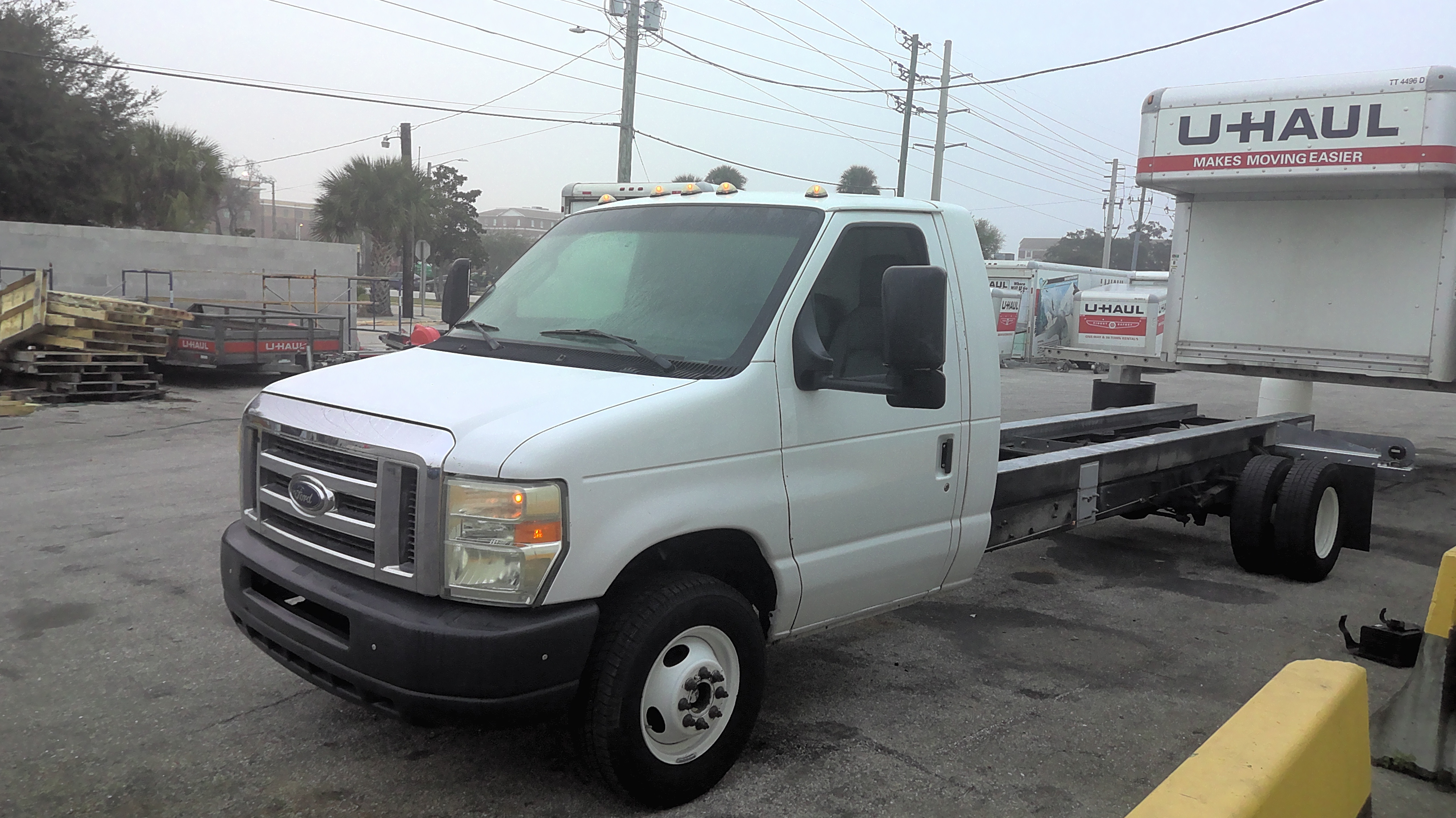 Used 2011 20 ' Cab and Chassis for sale