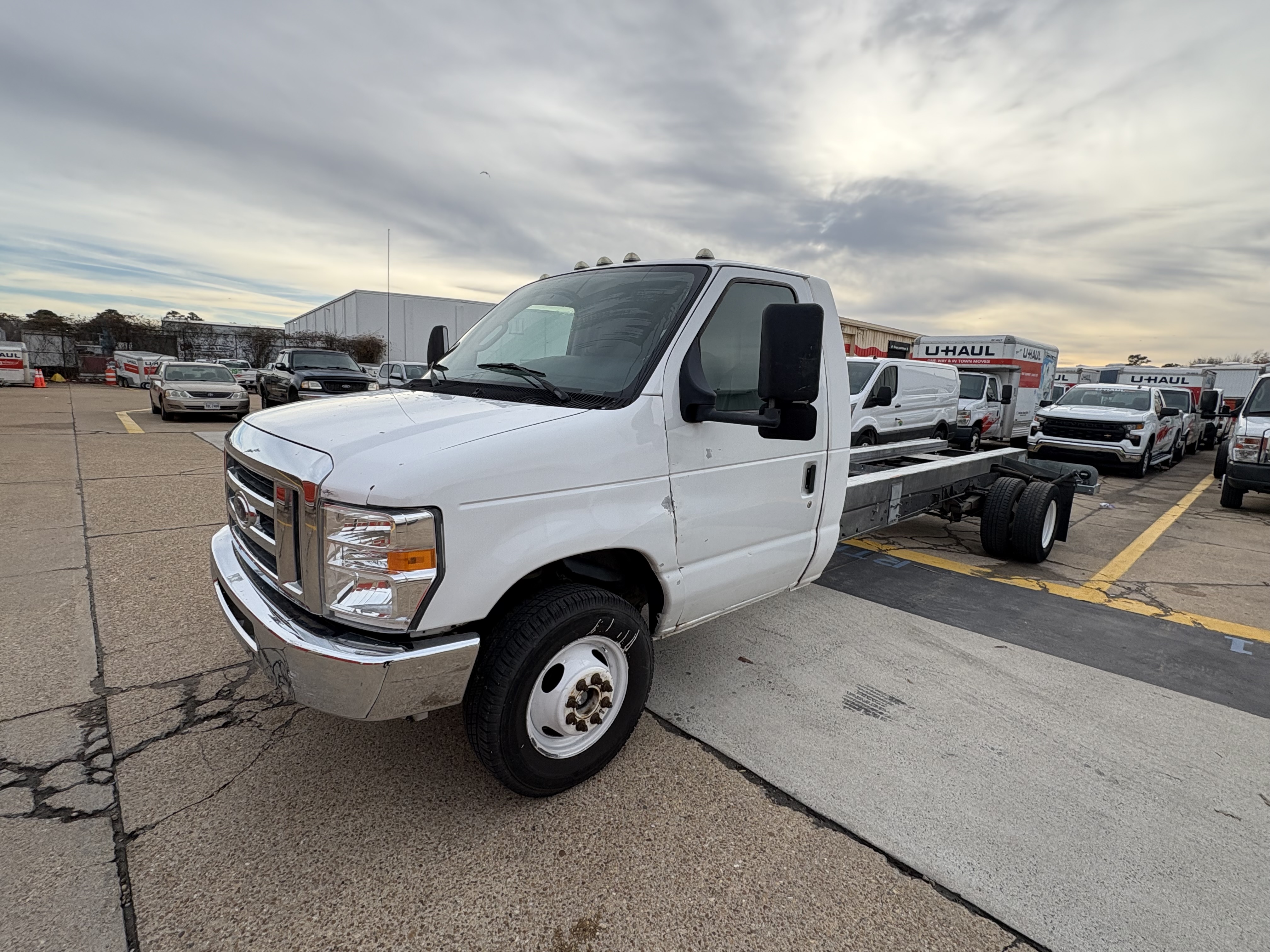 Used 2011 20 ' Cab and Chassis for sale