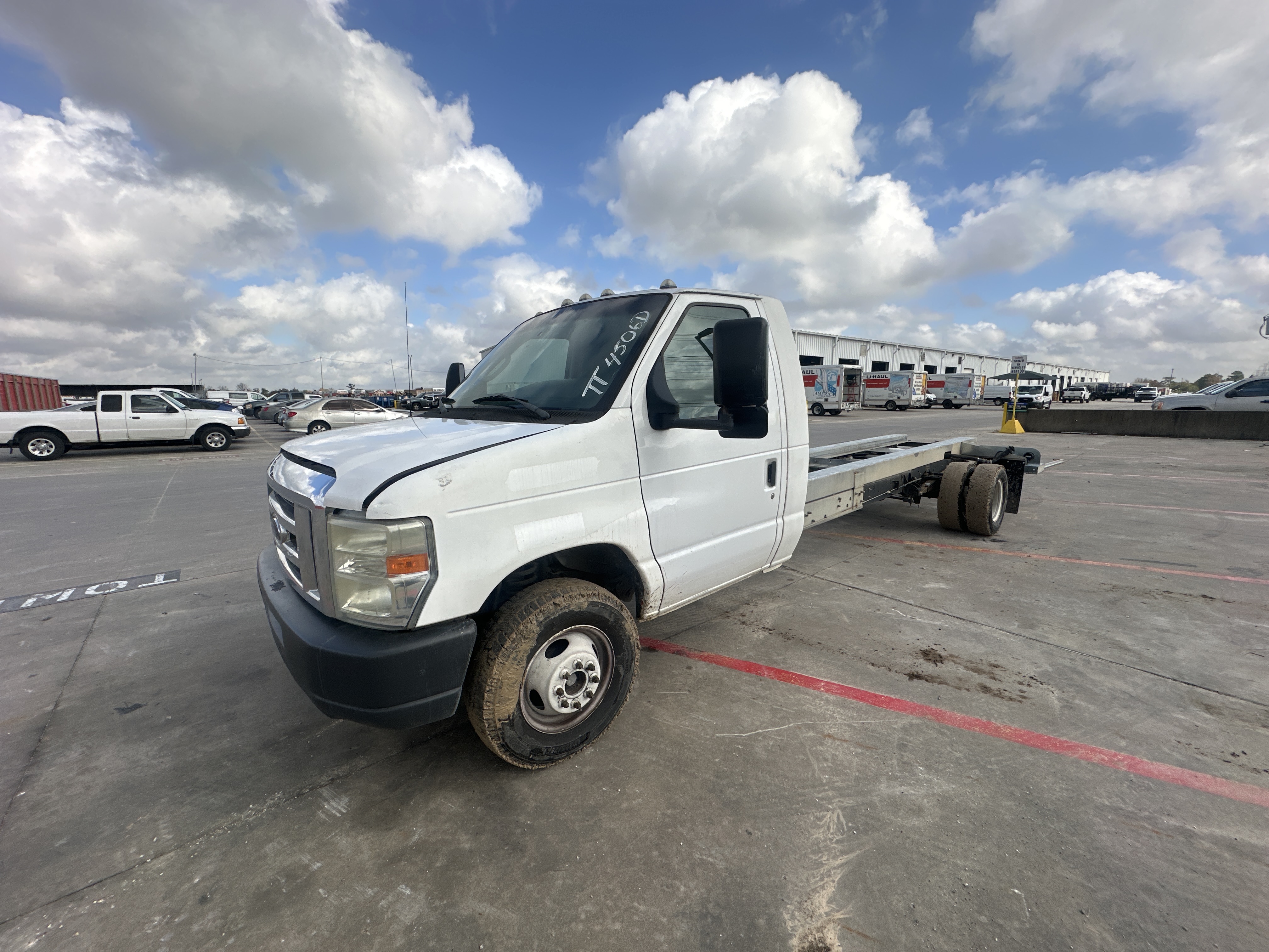 Used 2011 20 ' Cab and Chassis for sale