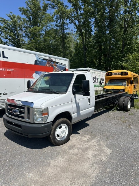Used 2012 20 ' Cab and Chassis for sale