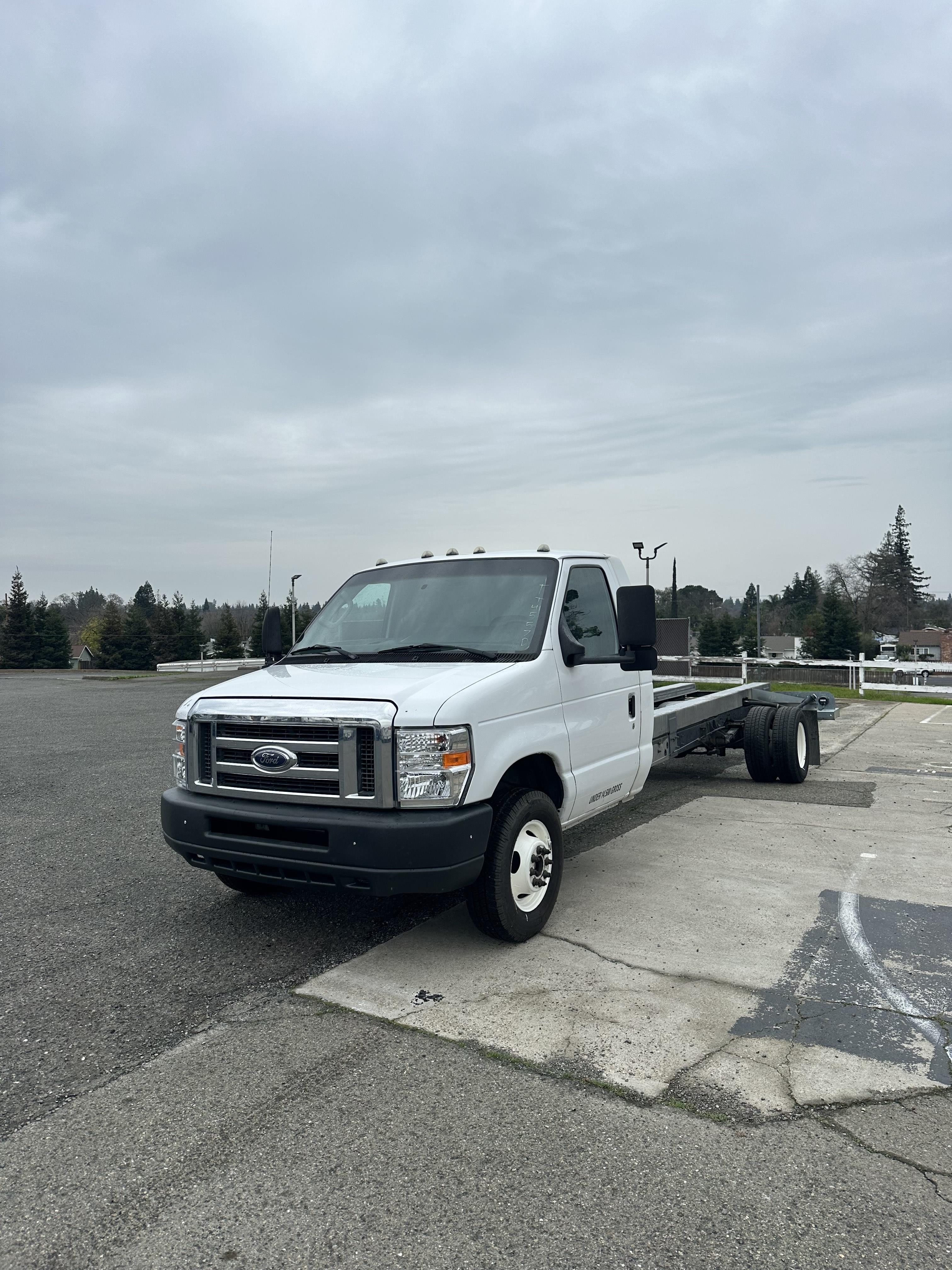 Used 2011 20 ' Cab and Chassis for sale