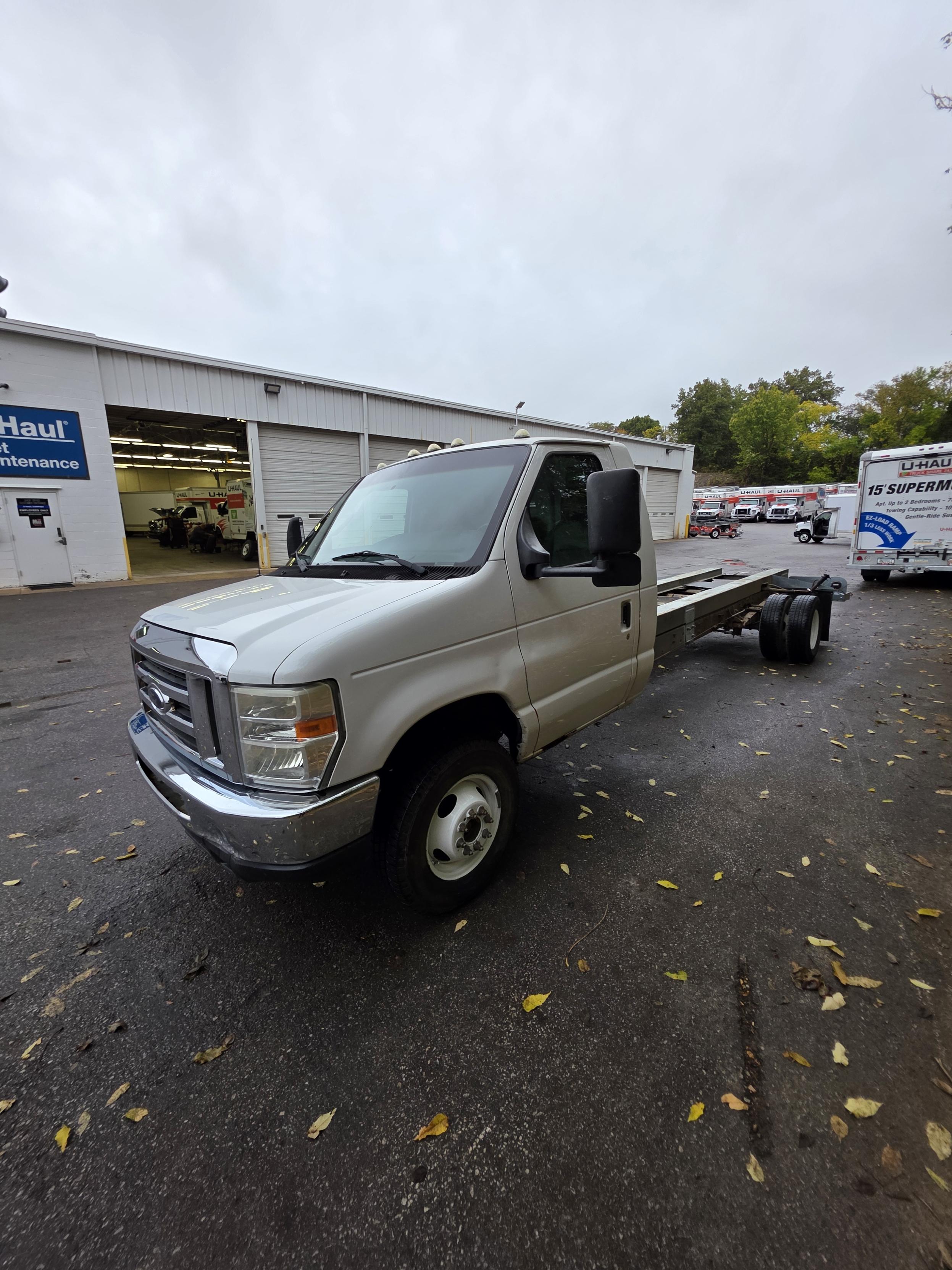 Used 2011 20 ' Cab and Chassis for sale