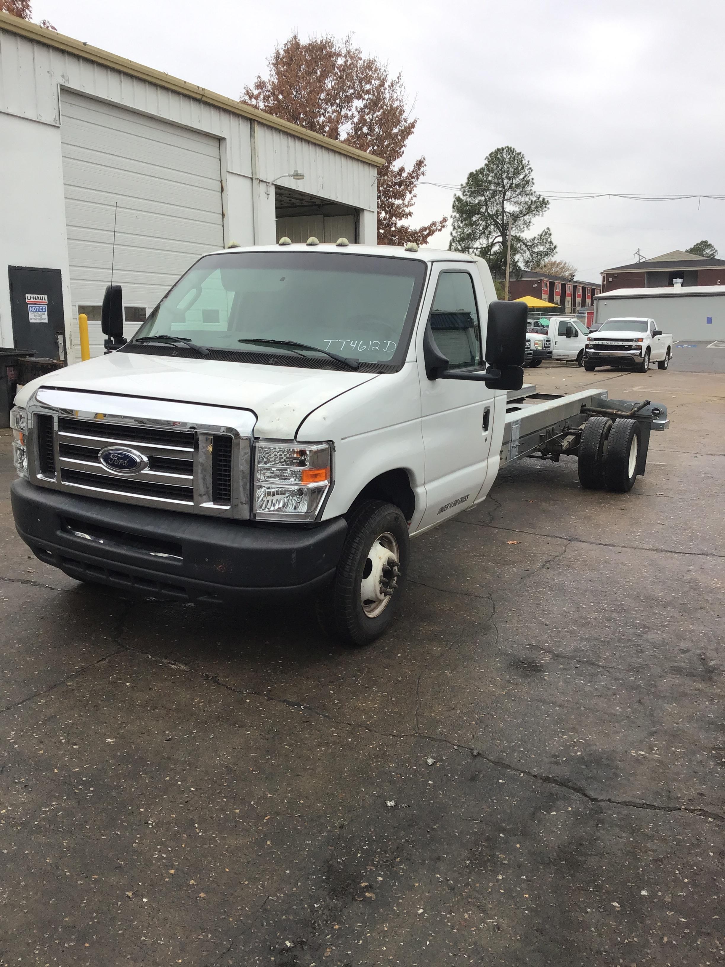 Used 2011 20 ' Cab and Chassis for sale