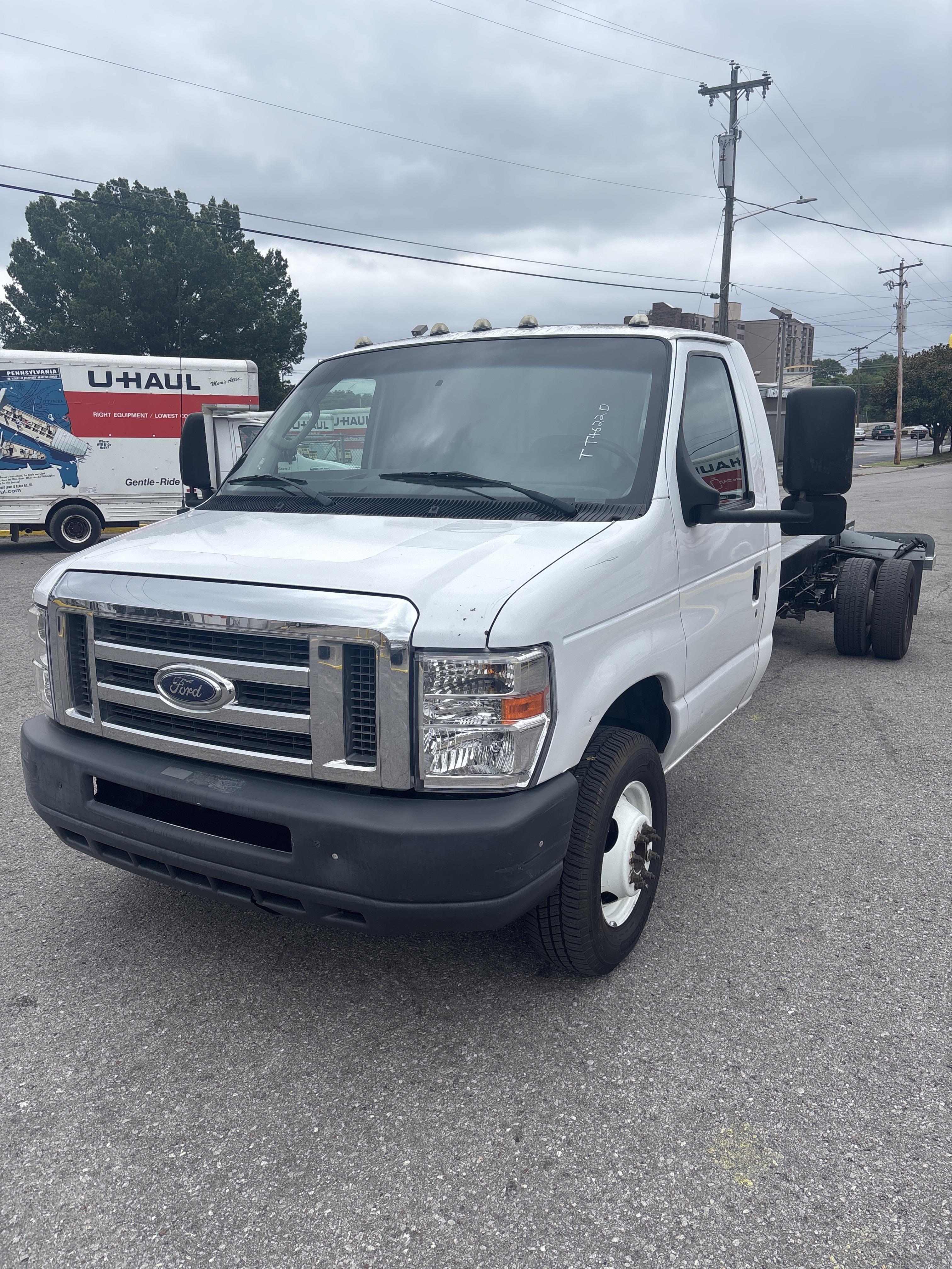 Used 2011 20 ' Cab and Chassis for sale