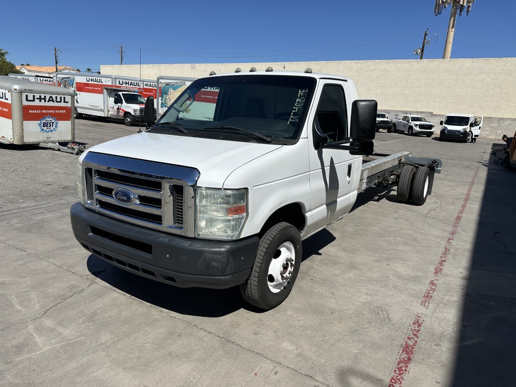 Used 2012 20 ' Cab and Chassis for sale