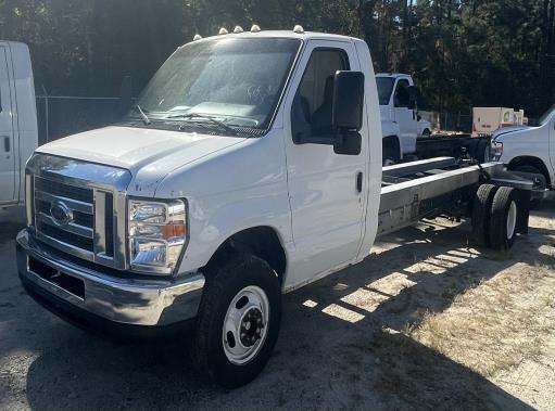 Used 2011 20 ' Cab and Chassis for sale