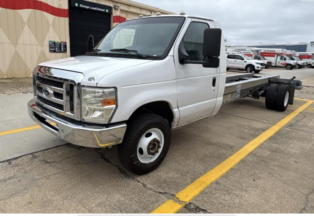 Used 2011 20 ' Cab and Chassis for sale
