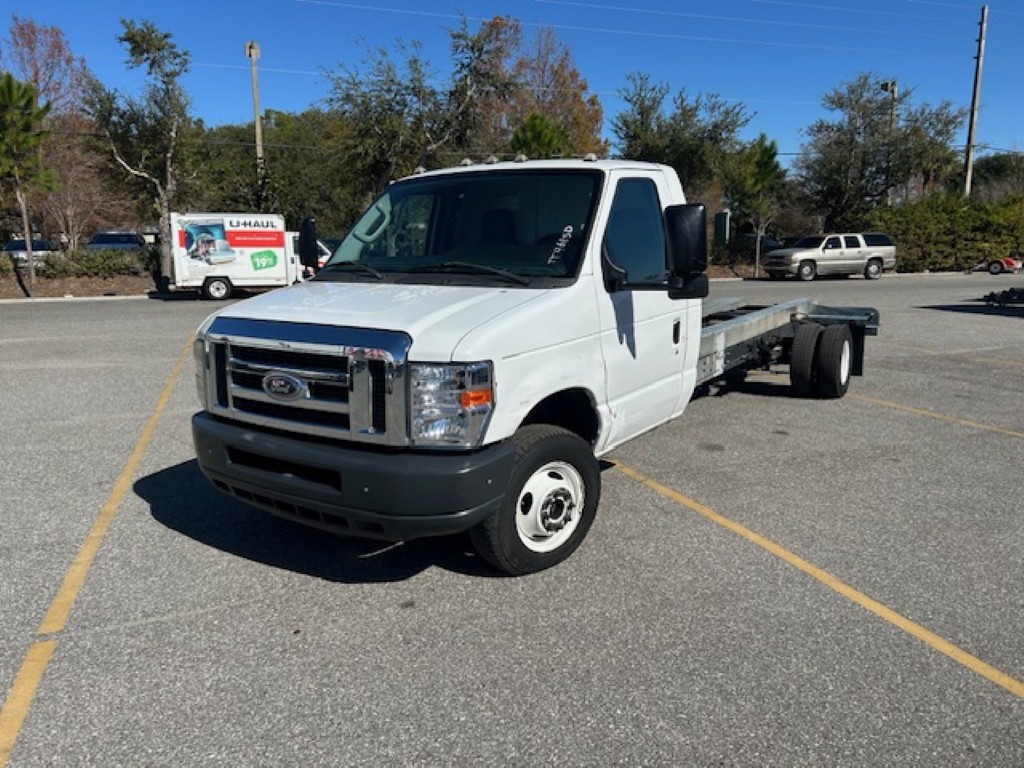 Used 2011 20 ' Cab and Chassis for sale