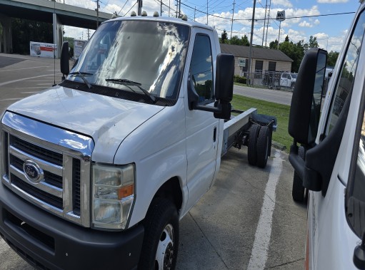 Used 2011 20 ' Cab and Chassis for sale