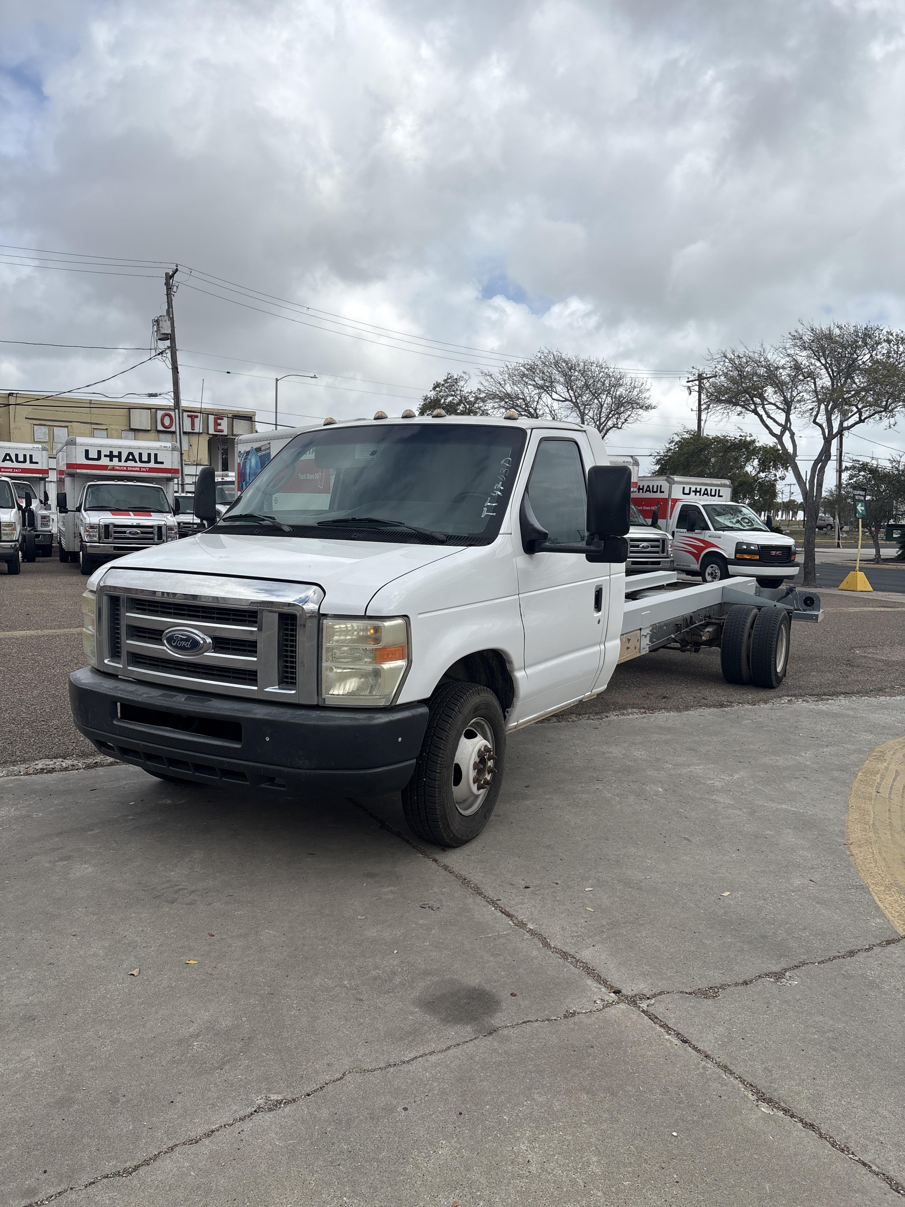 Used 2011 20 ' Cab and Chassis for sale