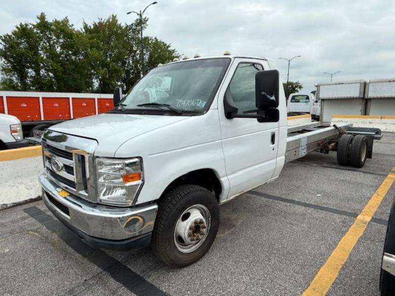 Used 2011 20 ' Cab and Chassis for sale