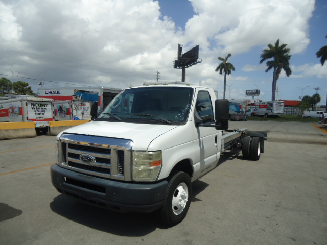 Used 2011 20 ' Cab and Chassis for sale
