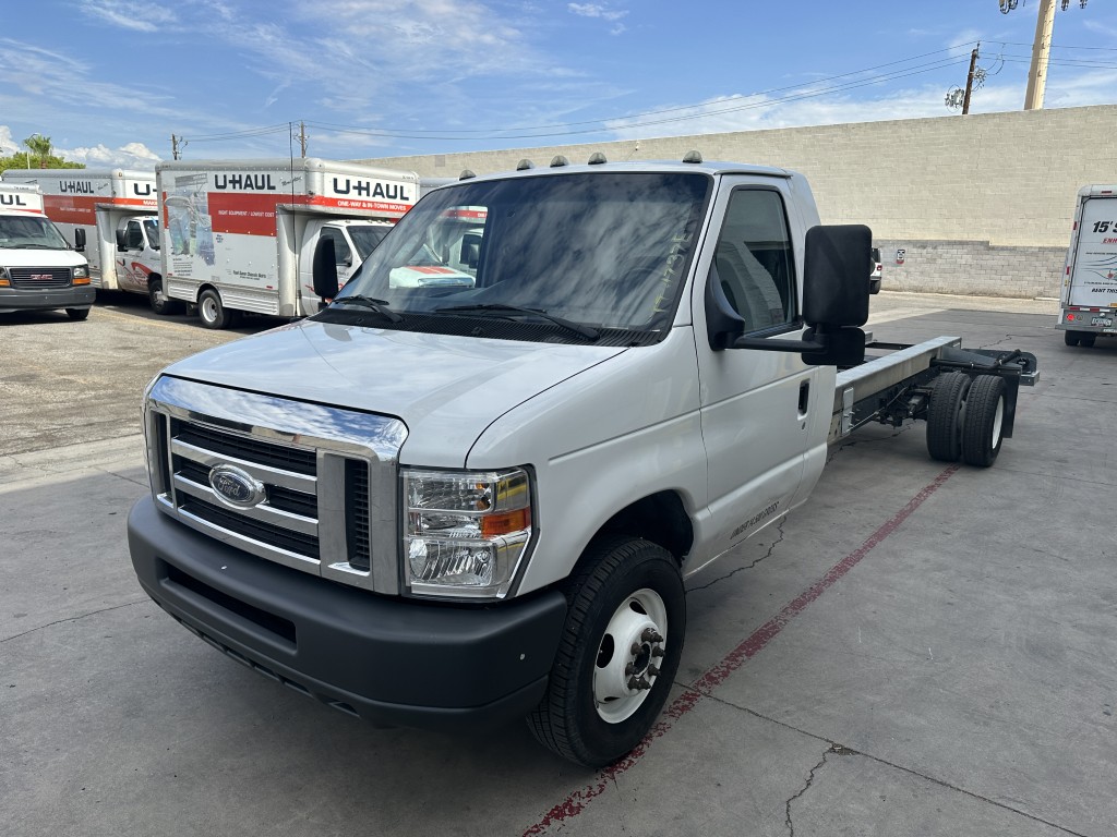 Used 2012 20 ' Cab and Chassis for sale