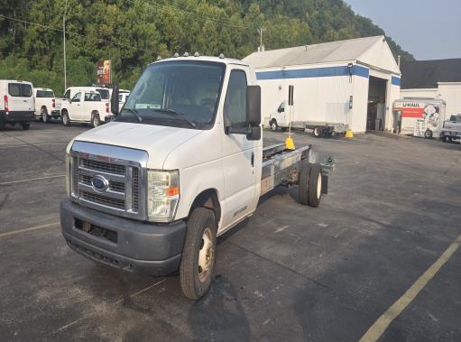 Used 2011 20 ' Cab and Chassis for sale