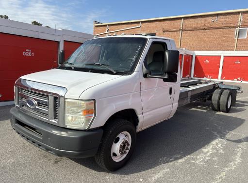 Used 2011 20 ' Cab and Chassis for sale