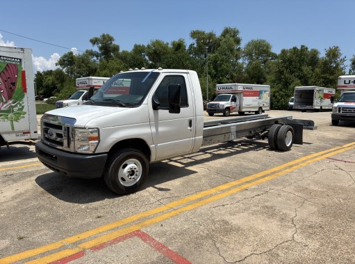 Used 2012 20 ' Cab and Chassis for sale