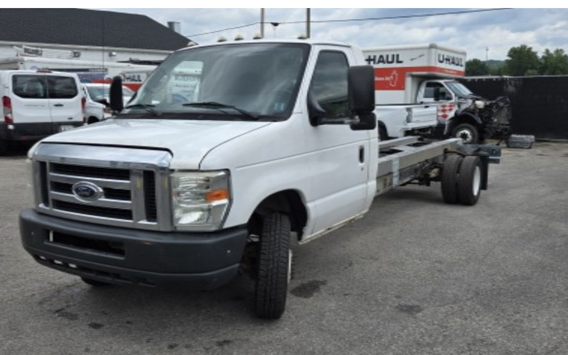 Used 2012 20 ' Cab and Chassis for sale