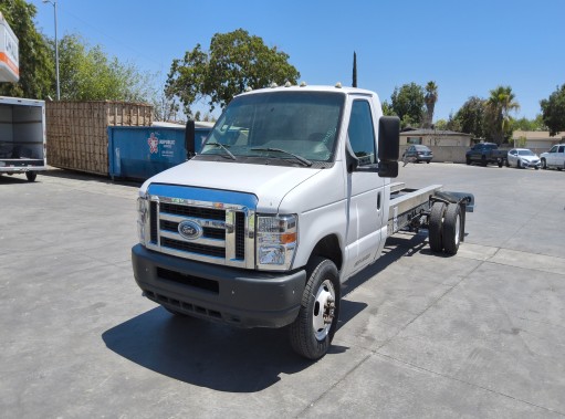 Used 2011 20 ' Cab and Chassis for sale