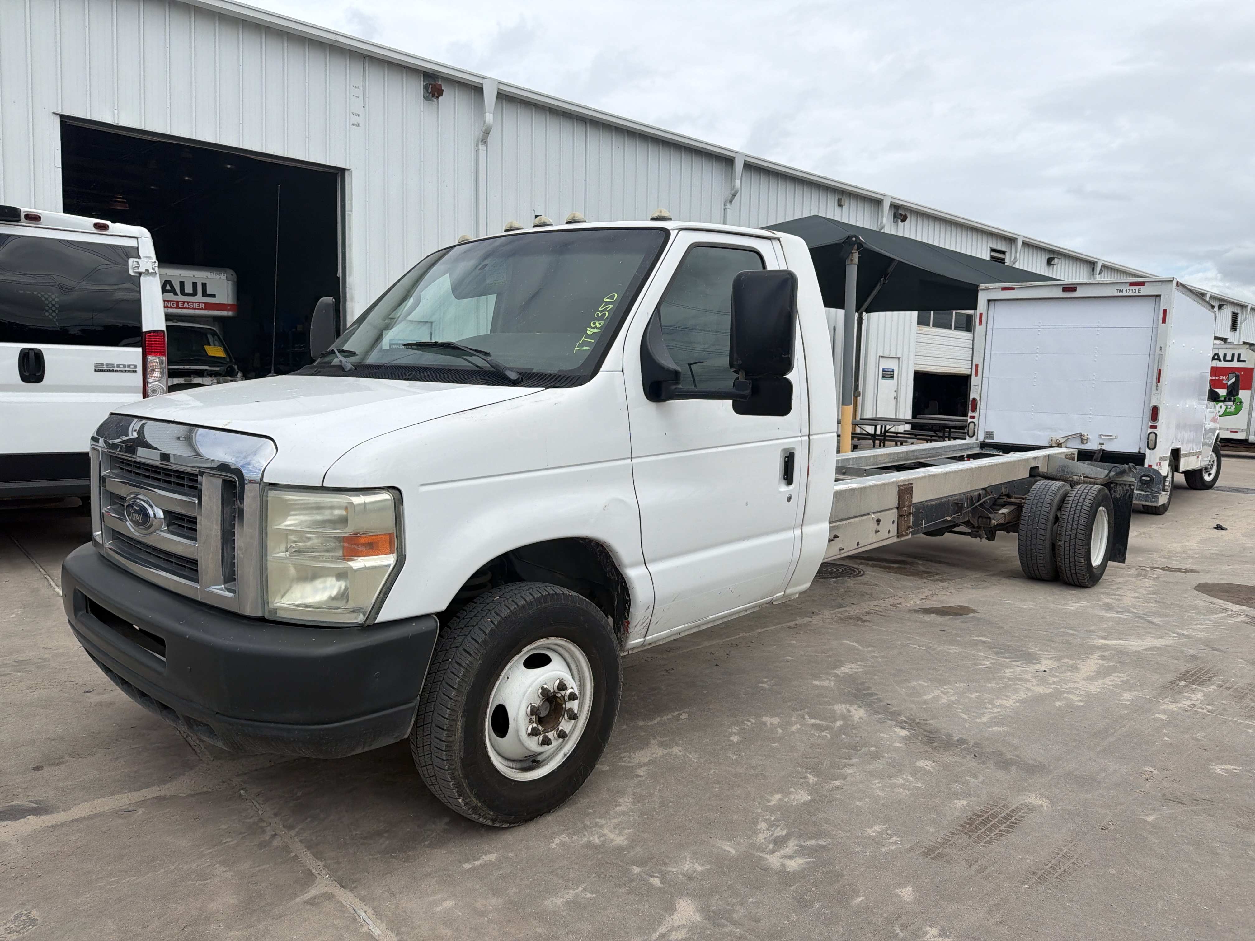 Used 2011 20 ' Cab and Chassis for sale